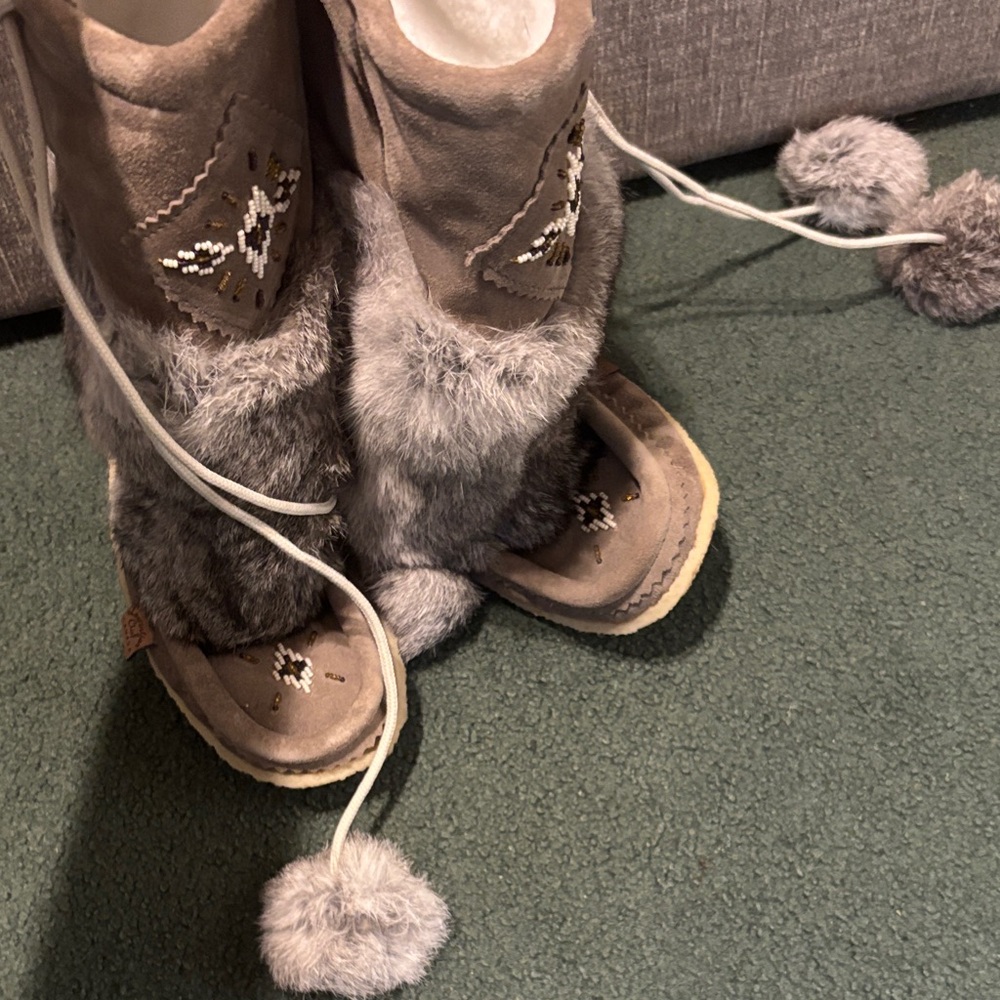 Cozy Fur-Lined Women's Boots